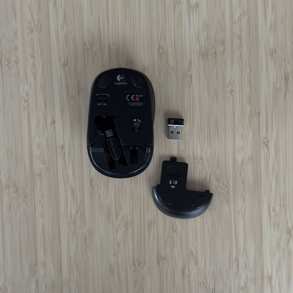 Logitech Wireless Mouse - Picture 3 of 5